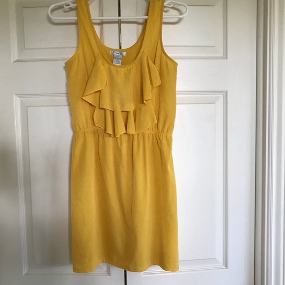 Yellow dress - Picture 2 of 3
